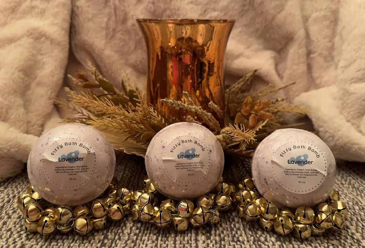 Lily Lake Lavender Bath Bombs 4 pack