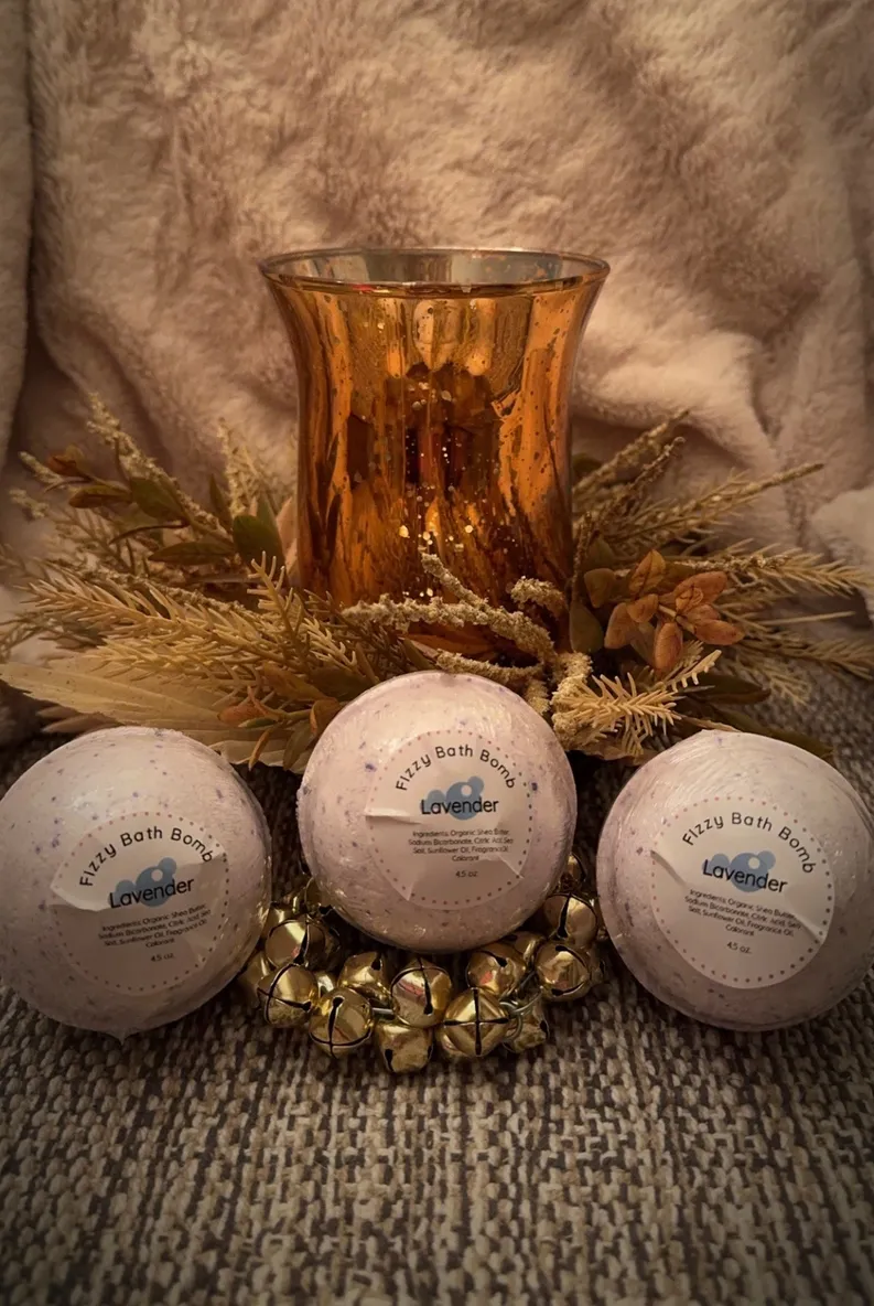 Lily Lake Lavender Bath Bombs 4 pack